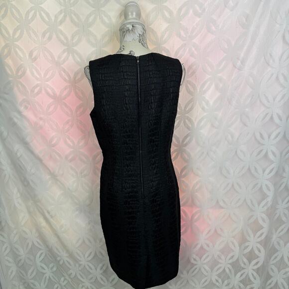 Elie Tahari Embossed Sleeveless Black Sheath Dress Size 12 - Picture 7 of 9